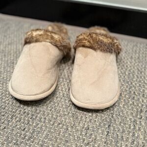 Restoration Hardware Ultra Faux Fur Slippers Size Large  Mens 10-12